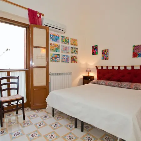 Terrazza Lara By Vacation Service * Чефалу